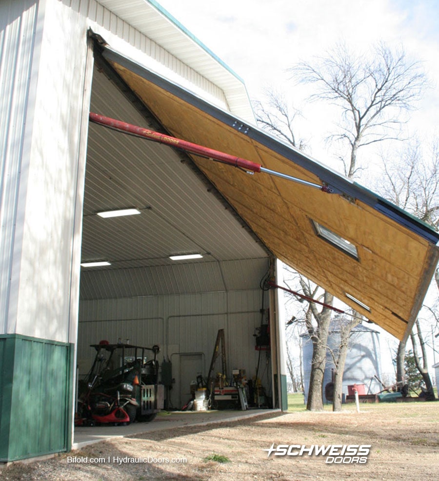 Schweiss hydraulic door choosen for shaded canopy